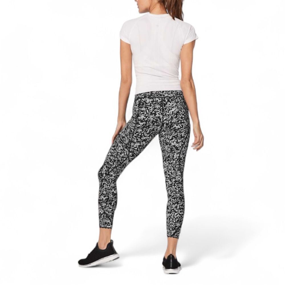 LULULEMON Tight Stuff Tight II Leggings Women’s 4 Black White Reflective Pattern